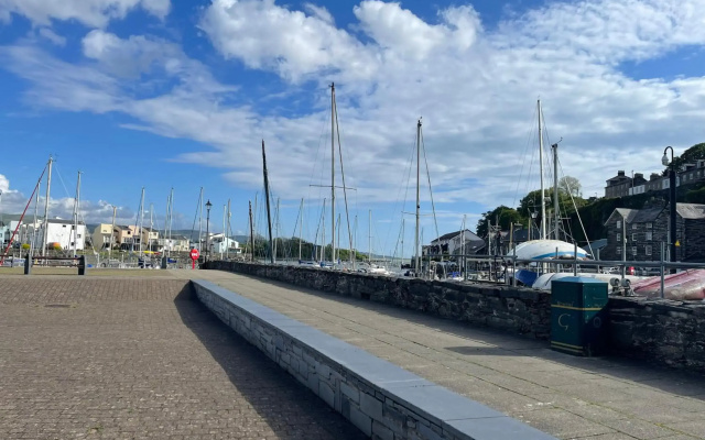 2 bed Harbourside apartment porthmadog