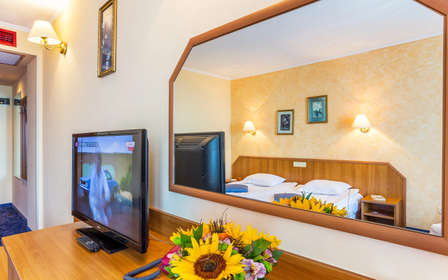 Saint George Hotel & Medical Spa