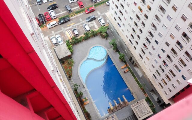 Modern and Comfy 2BR Green Pramuka Apartment