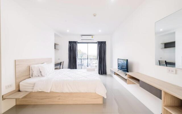 Baan Mae Suvarnabhumi Airport