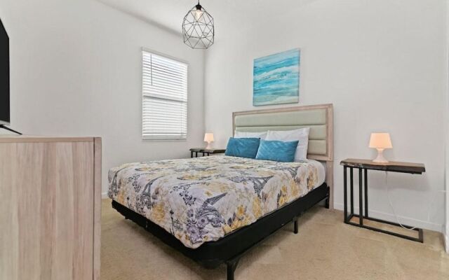 Beautiful Spacious House By Disney