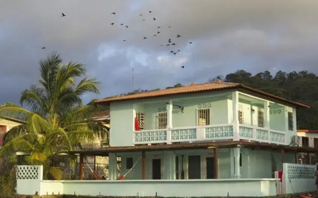 Casa Del Rayo Verde Hotelito Solidario