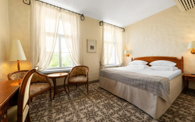 Rixwell Collection Savoy Boutique Hotel