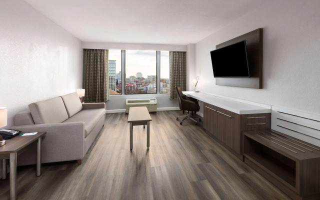 Wyndham Garden Norfolk Downtown
