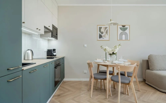 Legnicka Modern Apartment by Renters