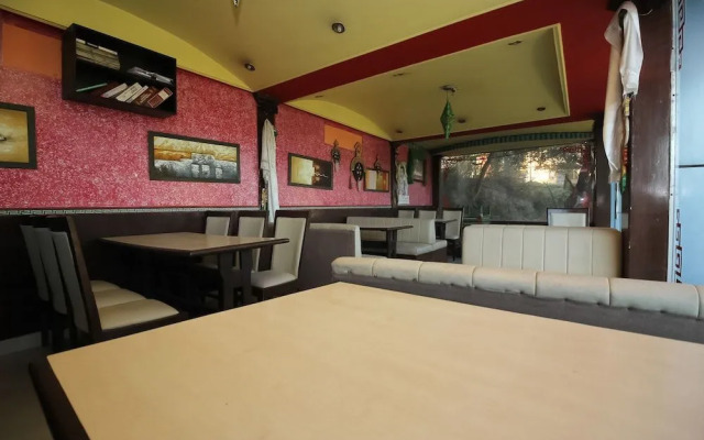 Mona Residency by OYO Rooms