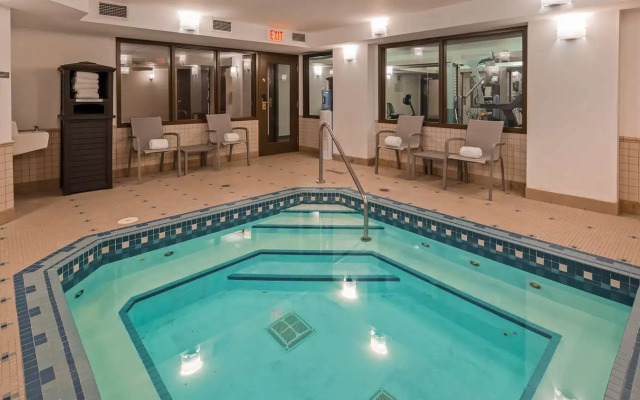 Days Inn by Wyndham Airdrie