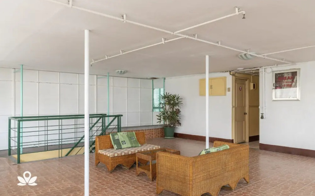 City Smiles Apartelle by OYO Rooms