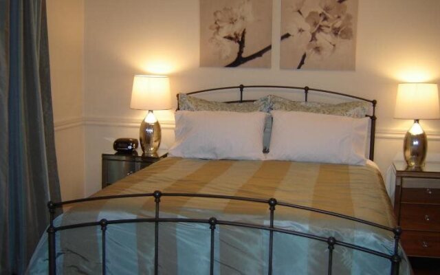 Cape House Bed and Breakfast