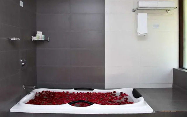 Hill Tree Inn Luxury Resort & Spa