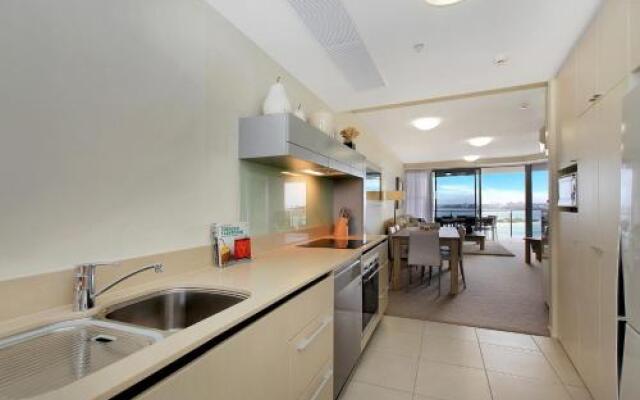 Monaco Unit 905, 12 Otranto St
