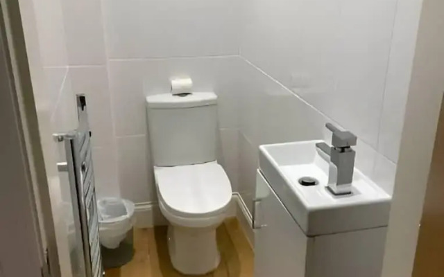 City Centre Duplex Sleeps 4 H1