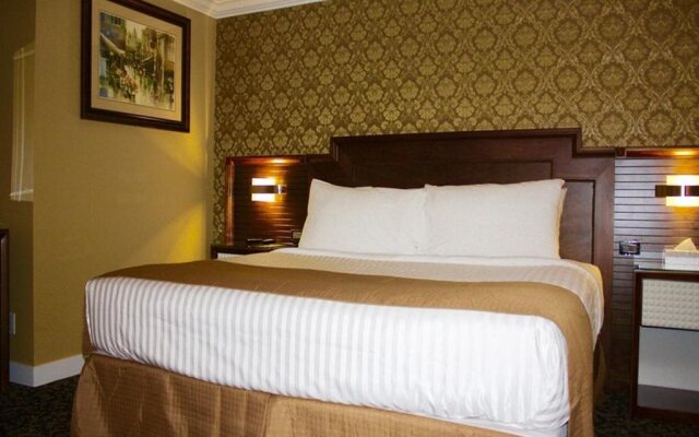 The Deluxe Hotel Vancouver