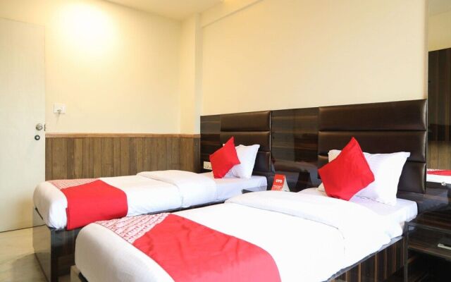 OYO 15542 Hotel Shivala