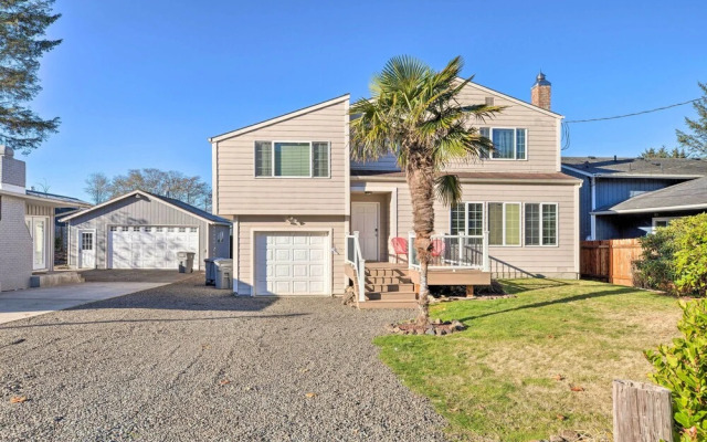 Pet-friendly Rockaway Beach Home w/ Fire Pit!