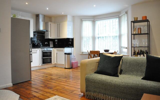 Fabulous 1 Bedroom Flat In Dalston Junction