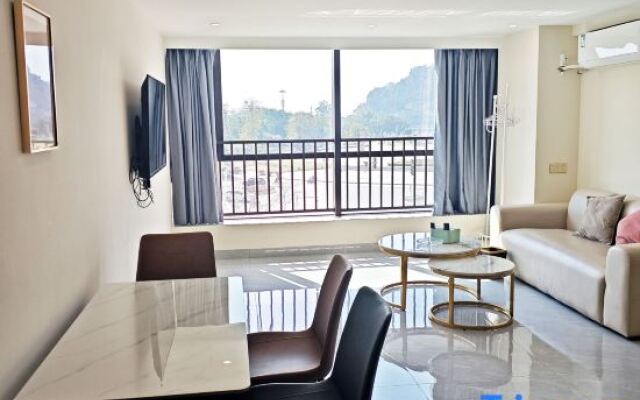 Zhaoqing · Starisland  Starisland Family Lakeview Hotel (Qixingyan East Gate Square Branch)