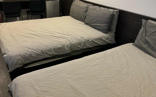 Zhongxiao Dunhua Homestay