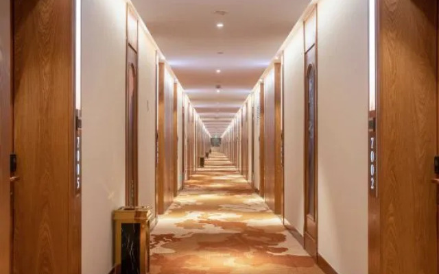 James Joyce Coffetel(Taian Wanda Plaza Bus Station)