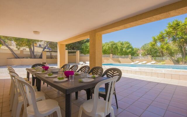 Villa - 7 Bedrooms with Pool - 104989