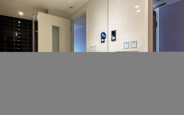 Holiday Inn Express London Heathrow T5 by IHG