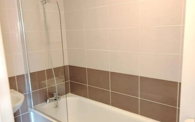 1 Bed-sleeps 4-pet Friendly-central Location