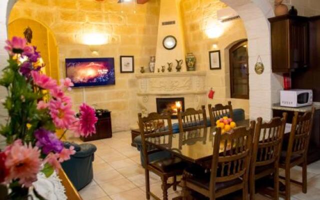 Villayana Gozitan Farmhouse with pool