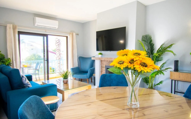 99B Hibiscus Monte Dourado