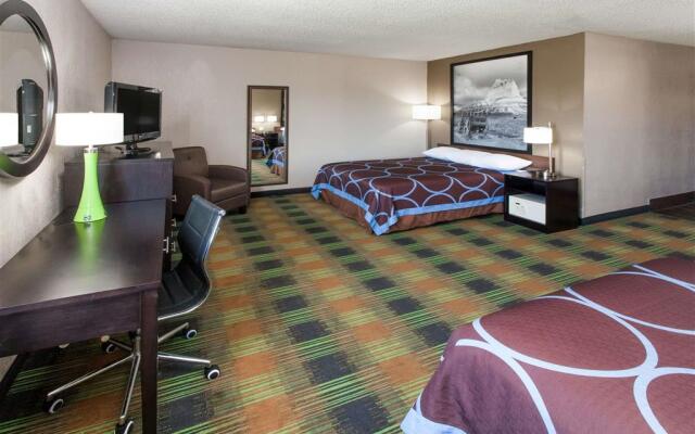 Super 8 by Wyndham Keokuk