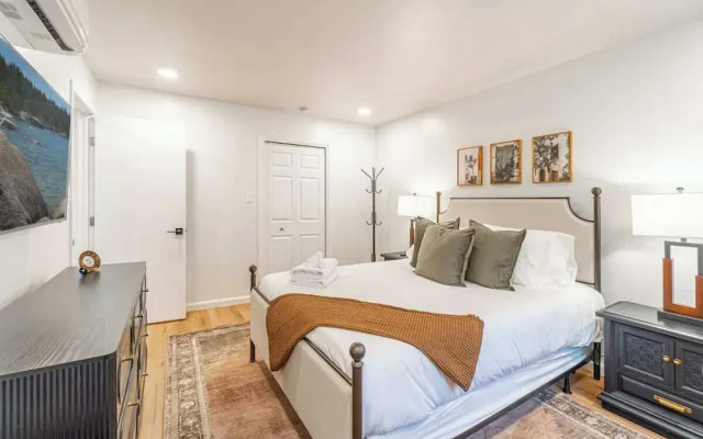Designer Living Pet-friendly UNR 2BR 1BA