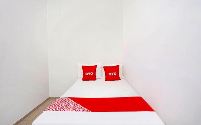 OYO Life 91670 Mannsur Homestay Syariah