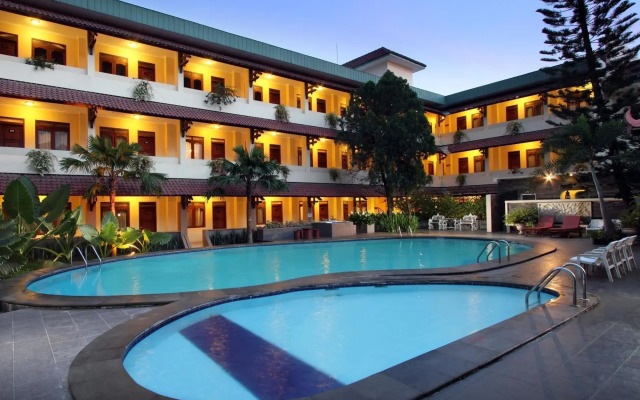 Cakra Kembang Hotel