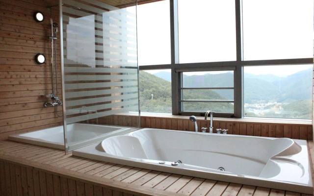 High Castle Resort