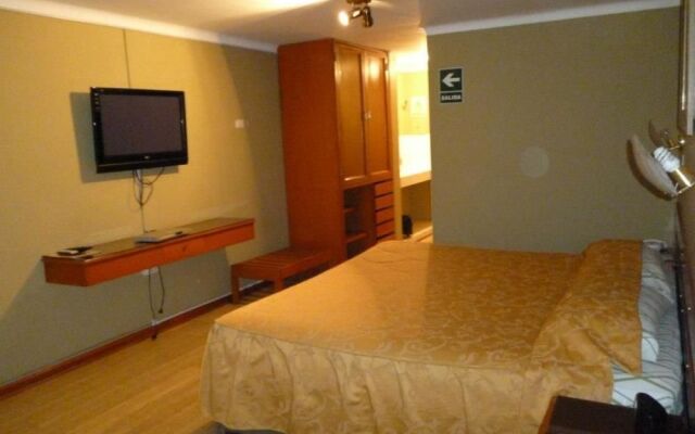 Hotel Holiday Suites