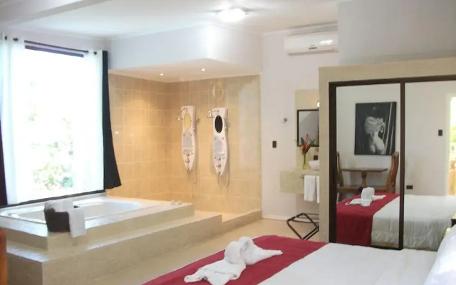 Copacabana Hotel And Suites - Adults Only