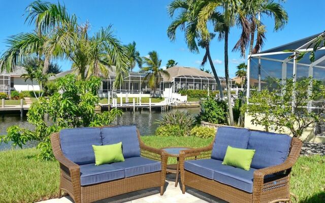 Waterfront Home With Pool and Western Exposure
