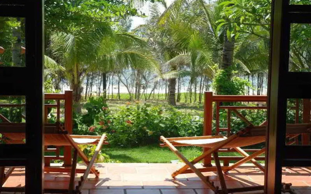 Sandhills Beach Resort & Spa