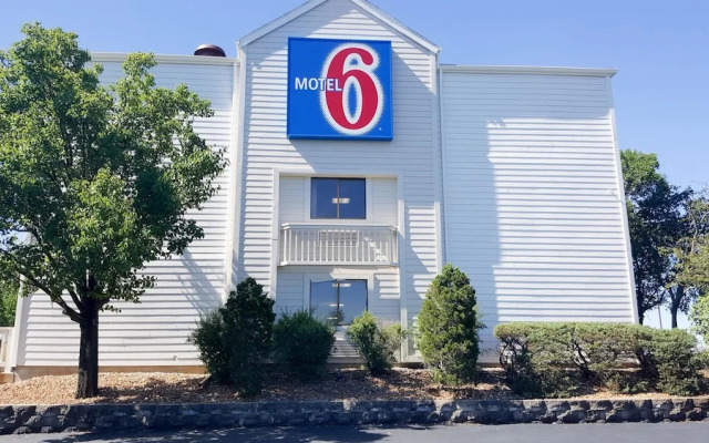 Motel 6 Maryland Heights, MO