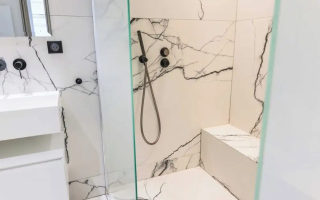 Superb AC Apartment Center of Paris