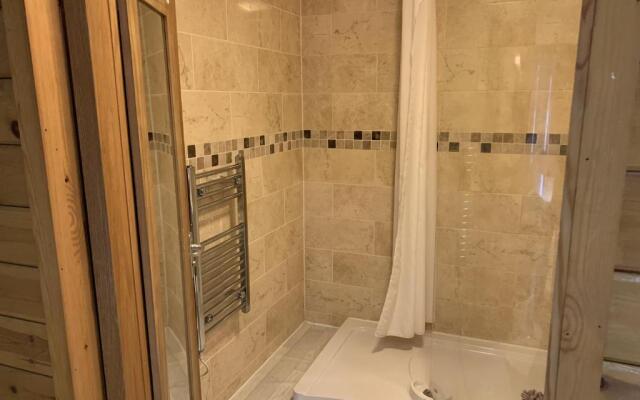 Southernwood - Garden Lodge 2