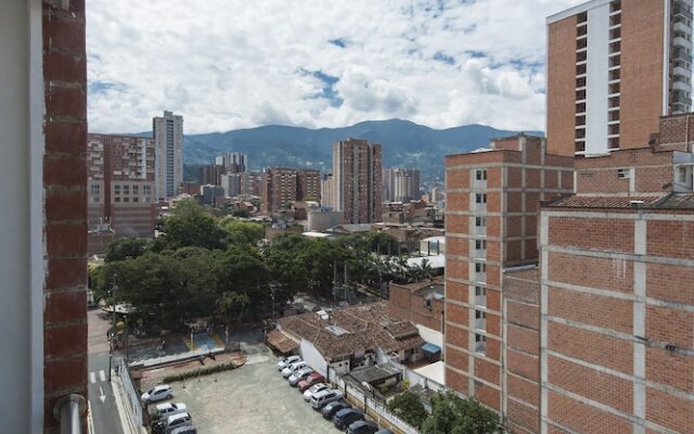 Edificio Portal del Parque by Nomad Guru