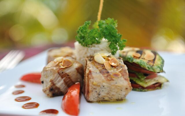 Royal Beach Hotel & Spa