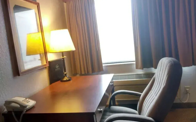 Madelia Hotel & Suites
