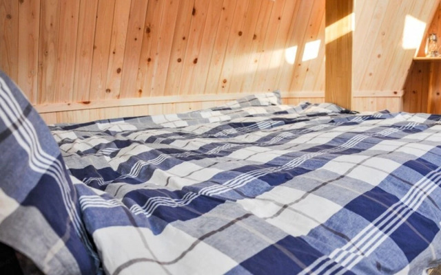 Geojedo Stone Hill Glamping Pension