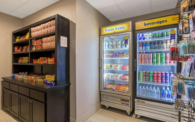 La Quinta Inn & Suites by Wyndham Phoenix I-10 West