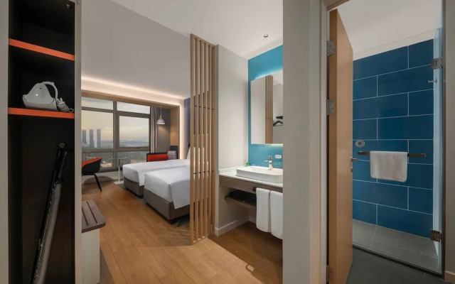 Holiday Inn Express Beihai Silver Beach