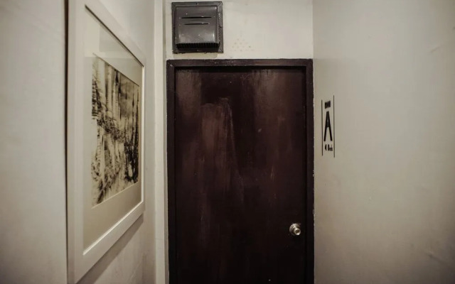 Some Rest Hostel Khao San