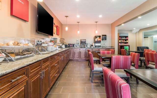 Comfort Suites