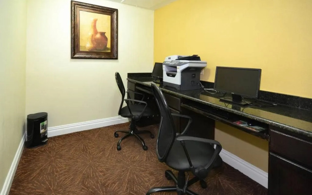 Studio 6 Suites - Dallas, TX - Downtown