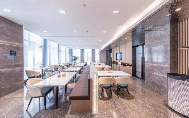 Atour Hotel Lianyungang Municipal Affairs Central University Town